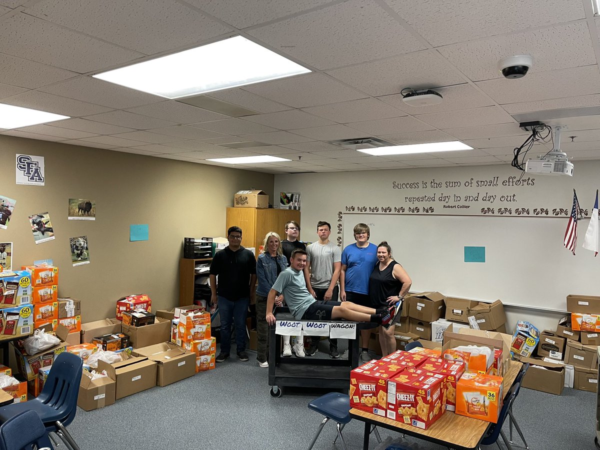 GISD_IPC's tweet photo. A BIG THANK YOU to @PTO_ActonMS and Acton Baptist for providing us with STAAR snacks and to our awesome students for helping unload! #STARRSnacksSecured #AMSPirates @AMSpirates https://t.co/JTbl4icsGB