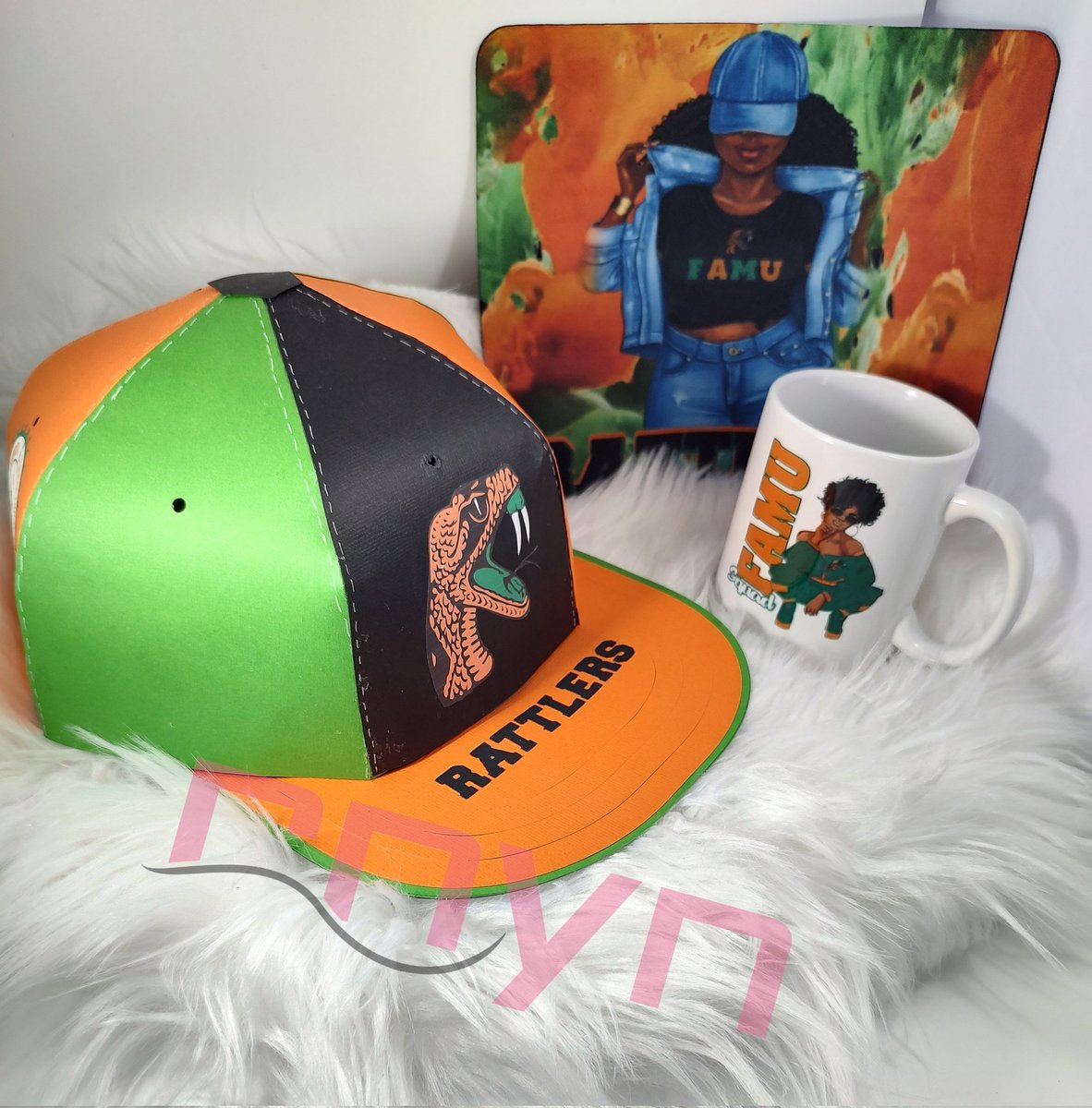 RNYN4U's tweet photo. Just another day creating. Added a mouse pad and mug to the CAP! Having fun doing what I love 💕💕 #HatGiftBox  #Atlanta #RNYN #craftylady #FAMU🐍💚🧡 #FloridaRaised #blessed #Georgia #papercrafting  #custommade #GiftedByGod #Clayco #shippingavailable📦📪 #BlackOwnedBusiness https://t.co/ebmgU1n75N
