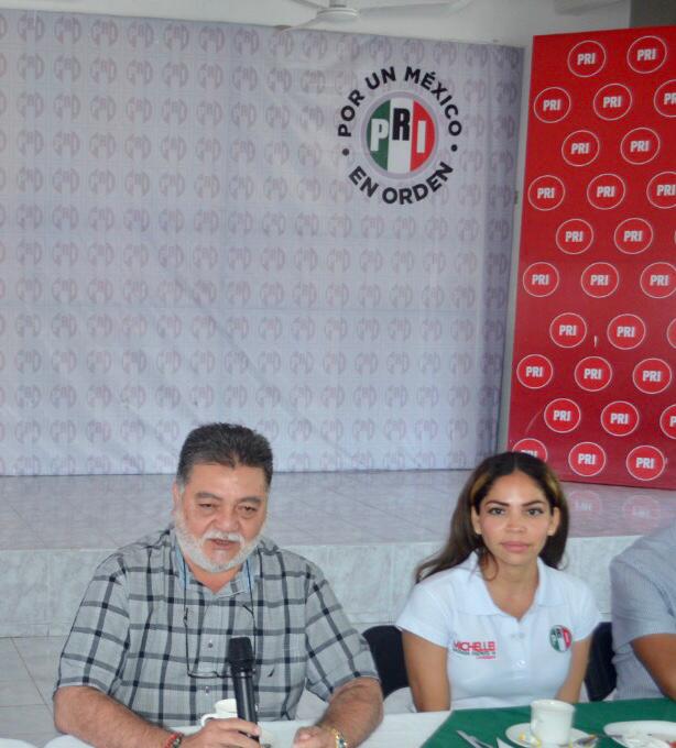 PRI_Nacional's tweet photo. Nuestros Comités Directivos Estatales de Nayarit, Nuevo León, Puebla y Quintana Roo, celebraron y respaldaron la votación en contra de la reforma eléctrica que realizaron nuestros Diputados Federales, quienes demostraron congruencia, responsabilidad, convicción y amor a México. https://t.co/ztXkGjMZ4T