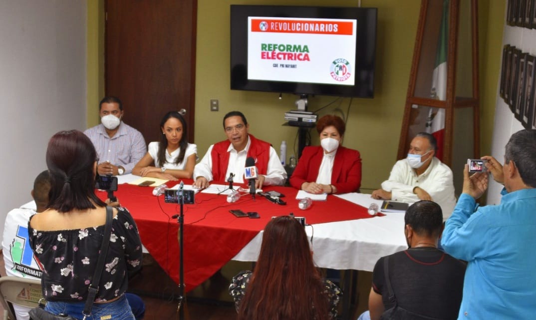 PRI_Nacional's tweet photo. Nuestros Comités Directivos Estatales de Nayarit, Nuevo León, Puebla y Quintana Roo, celebraron y respaldaron la votación en contra de la reforma eléctrica que realizaron nuestros Diputados Federales, quienes demostraron congruencia, responsabilidad, convicción y amor a México. https://t.co/ztXkGjMZ4T