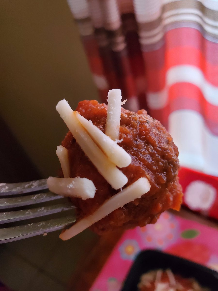 JackDentJr1's tweet photo. @OzoFoods @MinuteRiceUS @ViolifeFoods #ozomeatballs #plantbased #brownrice #pastasauce #violifemozzarellashreds #veganeating #wvhealthyfoodie 
These Ozo Italian Style Plant Based Meatballs are AMAZING! 😋😋😋💚💚💚💚 https://t.co/5tvOj7Hk4J