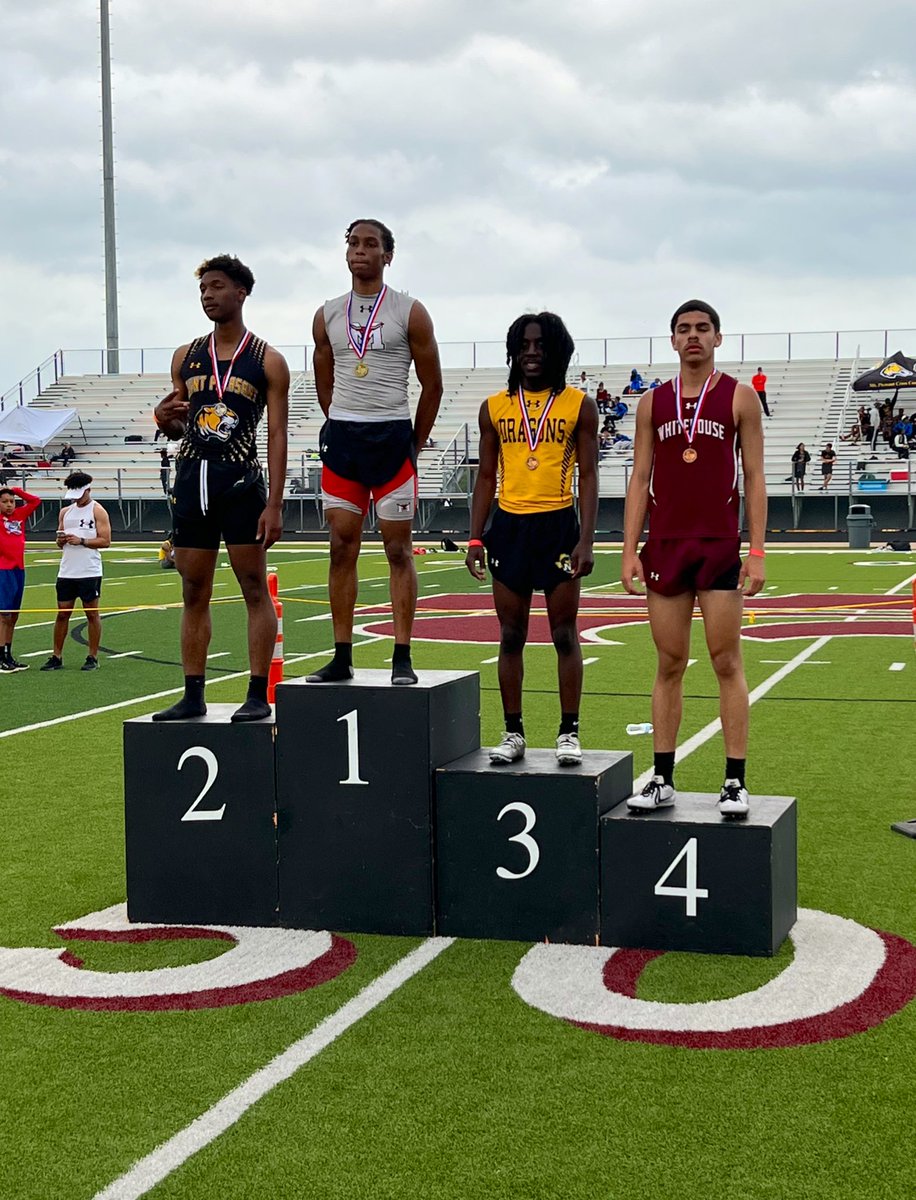 Congrats to <a href="/StarksJadin/">Jadin Starks</a> for qualifying for regionals with a 4th place finish in the 300 hurdles! #RFTD 💪