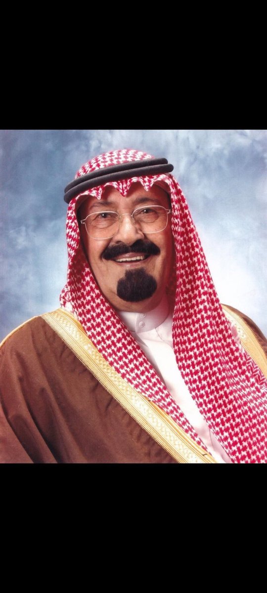 niv909's tweet photo. وصيته كانت " لاتنسوني من دعواتكم" الله يرحمه ويغفرله ويسكنه فسيح جناته يارب❤️❤️🥺.
 #المكرمه_الملكيه https://t.co/oJPEAHw6GI