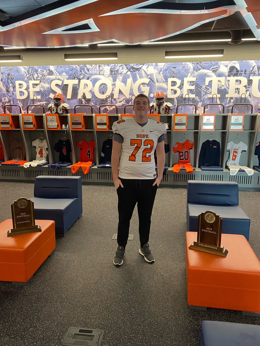 Show55B's tweet photo. I am excited to announce that I will be continuing my academic and athletic career at Hope college #rolldutch @PStuursm @CoachHawken https://t.co/CHn14494Ss