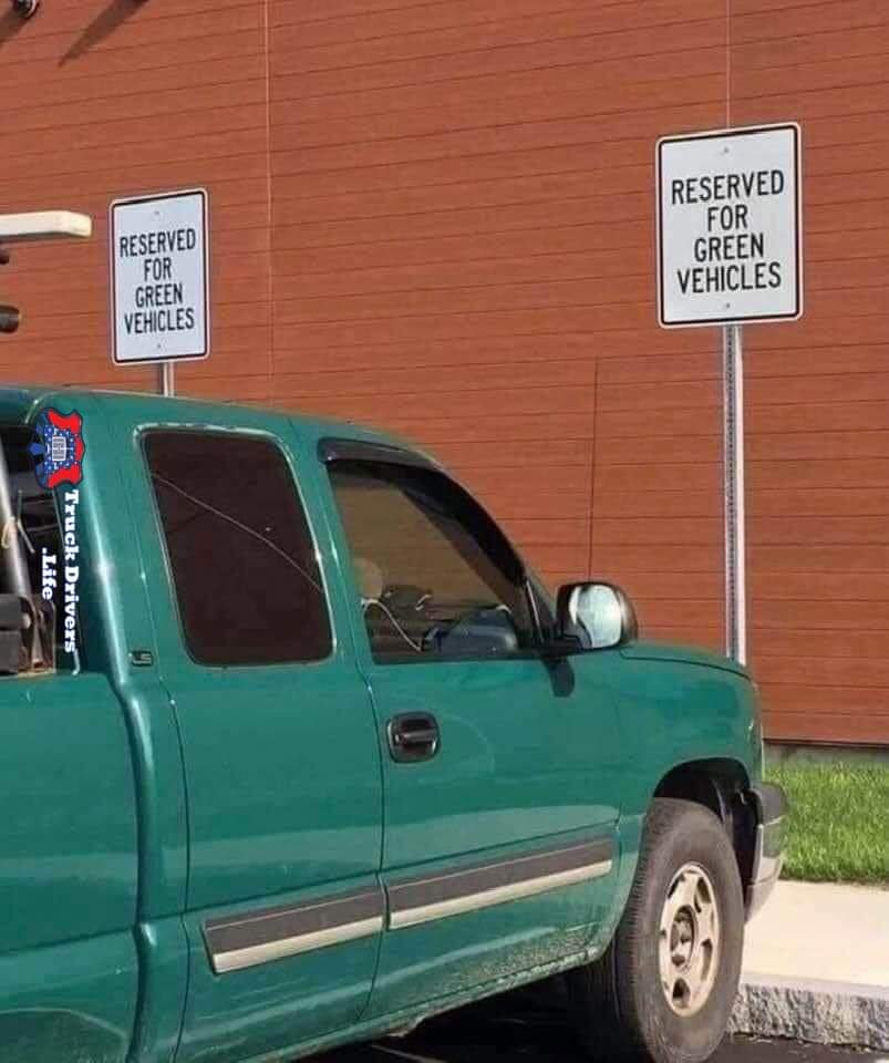 DaveEtier's tweet photo. When I saw this,  I thought to myself, I need to paint my car green so I can get that good parking spot as well... https://t.co/jtjifU2x6Z