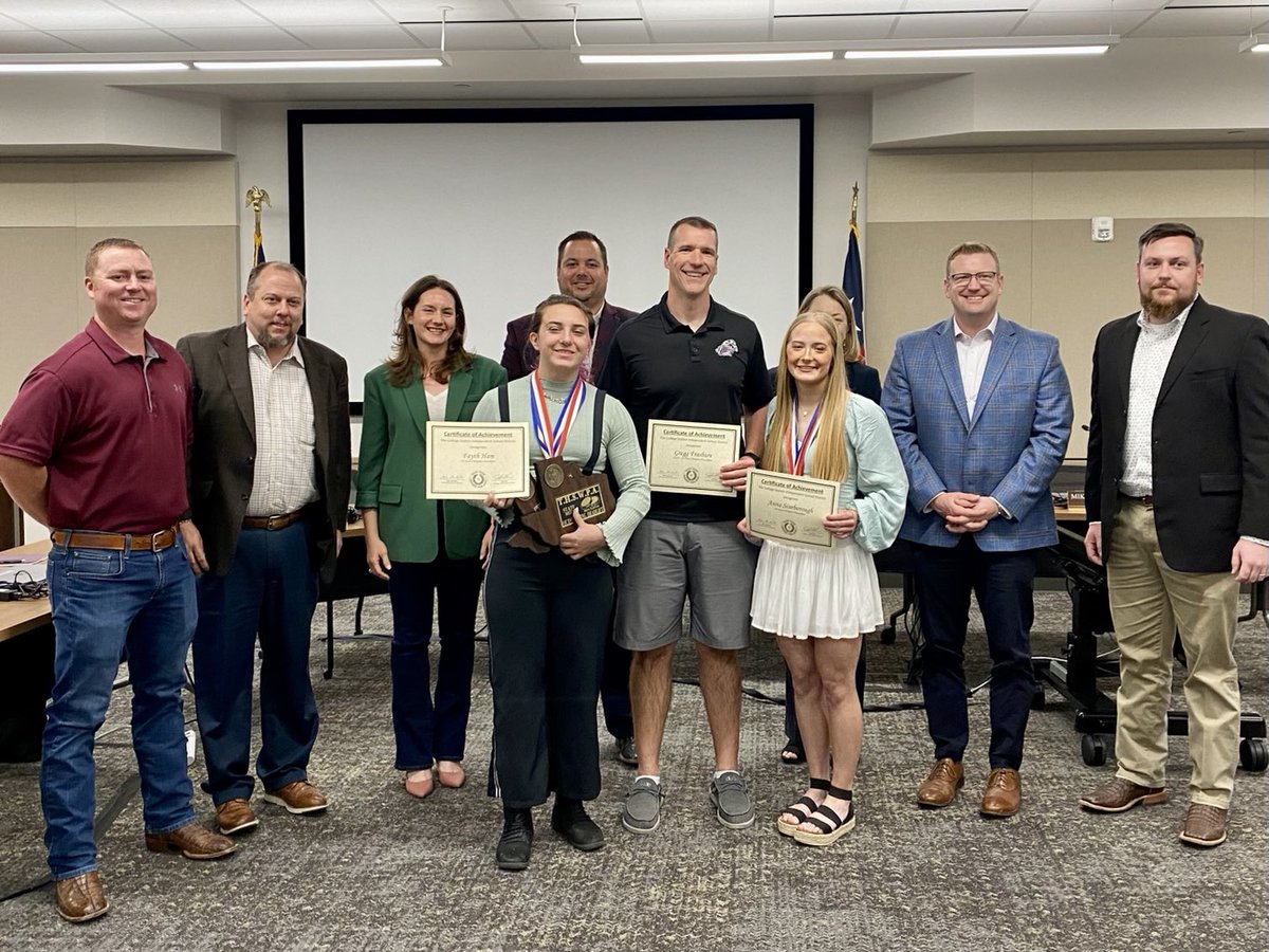 CSISDAthletics's tweet photo. Congratulations to our girls powerlifting state champions and ⁦@CoachFrashure⁩ for being recognized at our ⁦@CSISD⁩ board meeting last night.  We are so proud of your accomplishments! #SuccessCSISD https://t.co/CnGmJFDs07