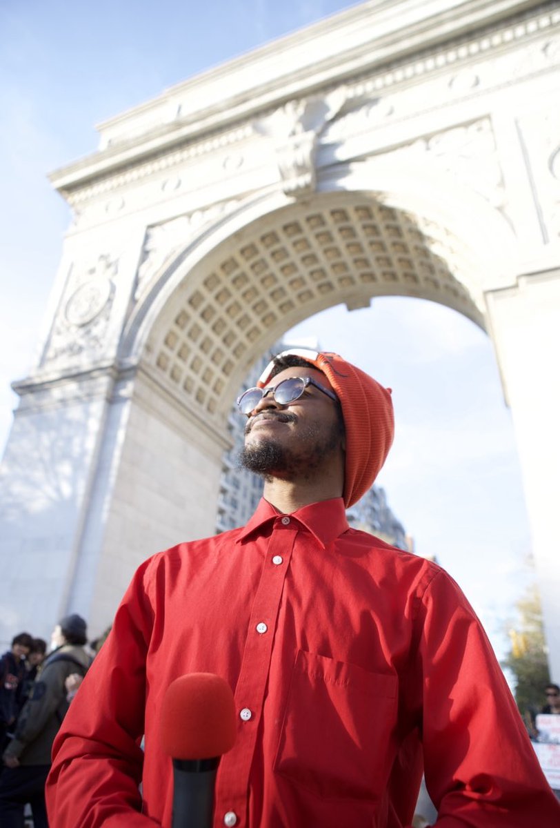 LeavingSomeDay's tweet photo. ronnie on the spot | washington square park 4/20/22 https://t.co/1IYAXKwqId