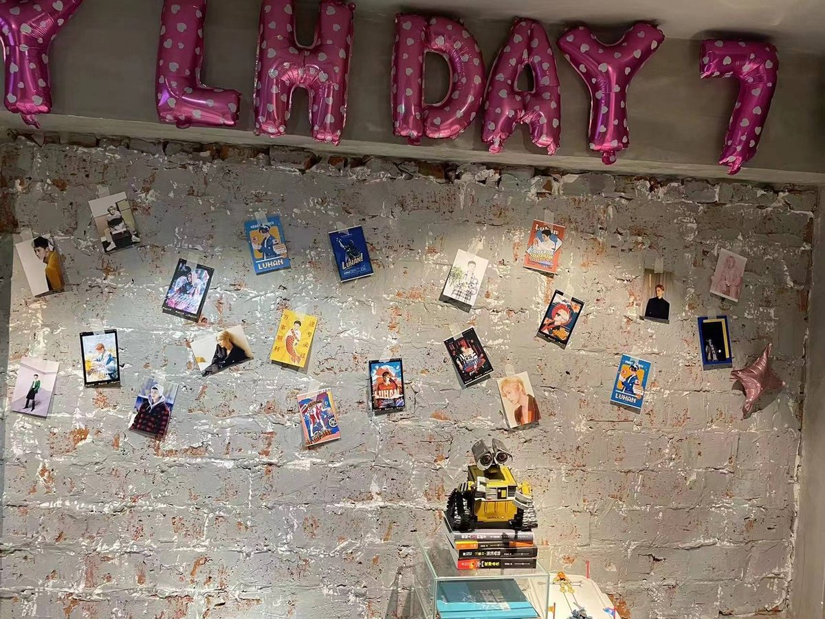 LuHanBrasil's tweet photo. [#FOTO] 20.04.22 Fotos de um evento de aniversário em comemoração aos 32 anos do #LuHan feito por lufans 💖💫🎂

via.: oohluwei

#鹿晗 #HappyLuHanDay #LuHanBDay2022 #SlowRideWithLU https://t.co/ccm1W9KCzr