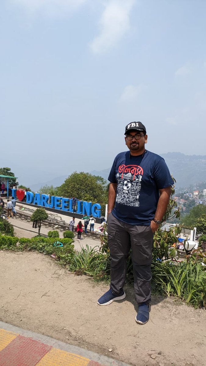 foodndtravelin's tweet photo. Holiday mood #takdah #darjeeling #batasialoop https://t.co/L817uPToK9
