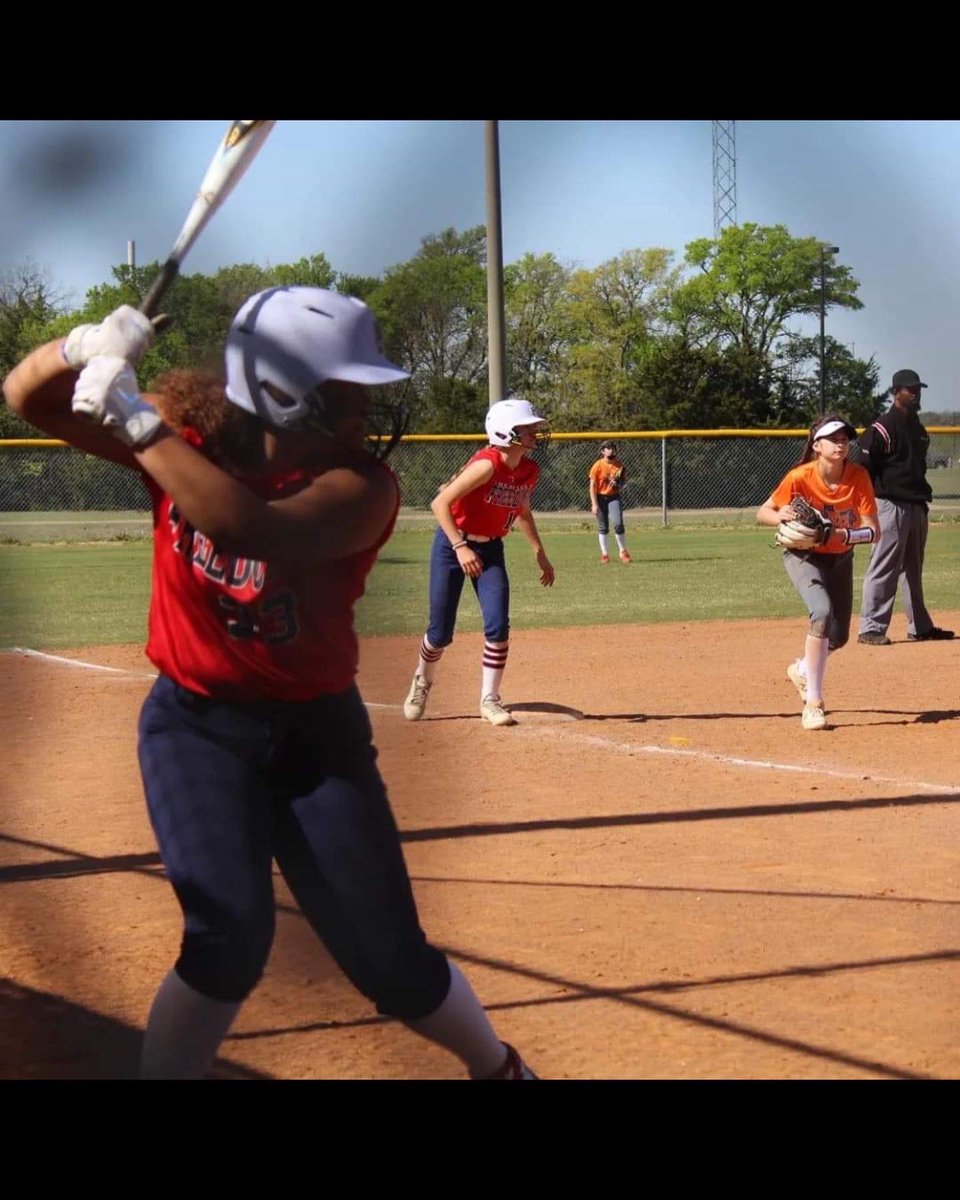 officalizzyb's tweet photo. #16 in the books!💣working hard and getting better every day! #classof2026 #RwbAmericanFreedom14ugold #izzyb #slugger @78jocelyn_alo @OU_Softball @OU_Athletics @GassoPatty @TexasSoftball @TeamRWB @AFSBALL https://t.co/m2rVlv0f7i