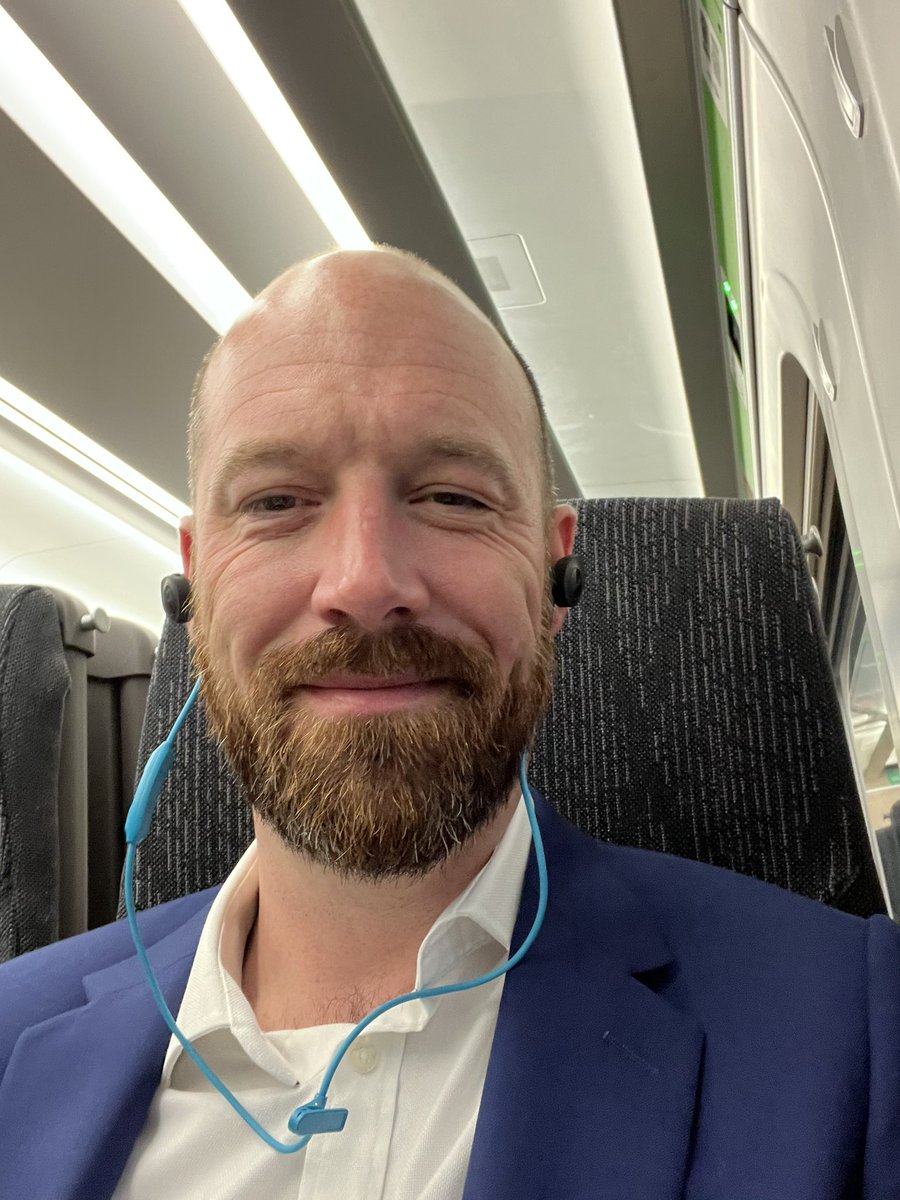 RichElthamNamos's tweet image. Off to see my team to celebrate some amazing record breaking quarterly results! #QBR #OracleSales #TeamNamos @NamosSolutions @oracleemeaps @OracleCloud