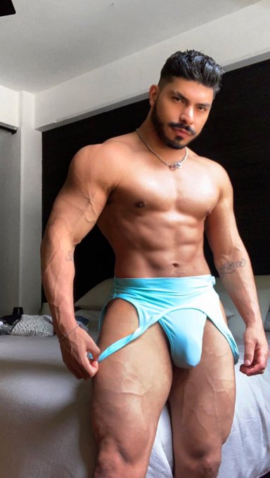 Watch Ottoniel Yañez's leaked NSFW photo on TwXstars