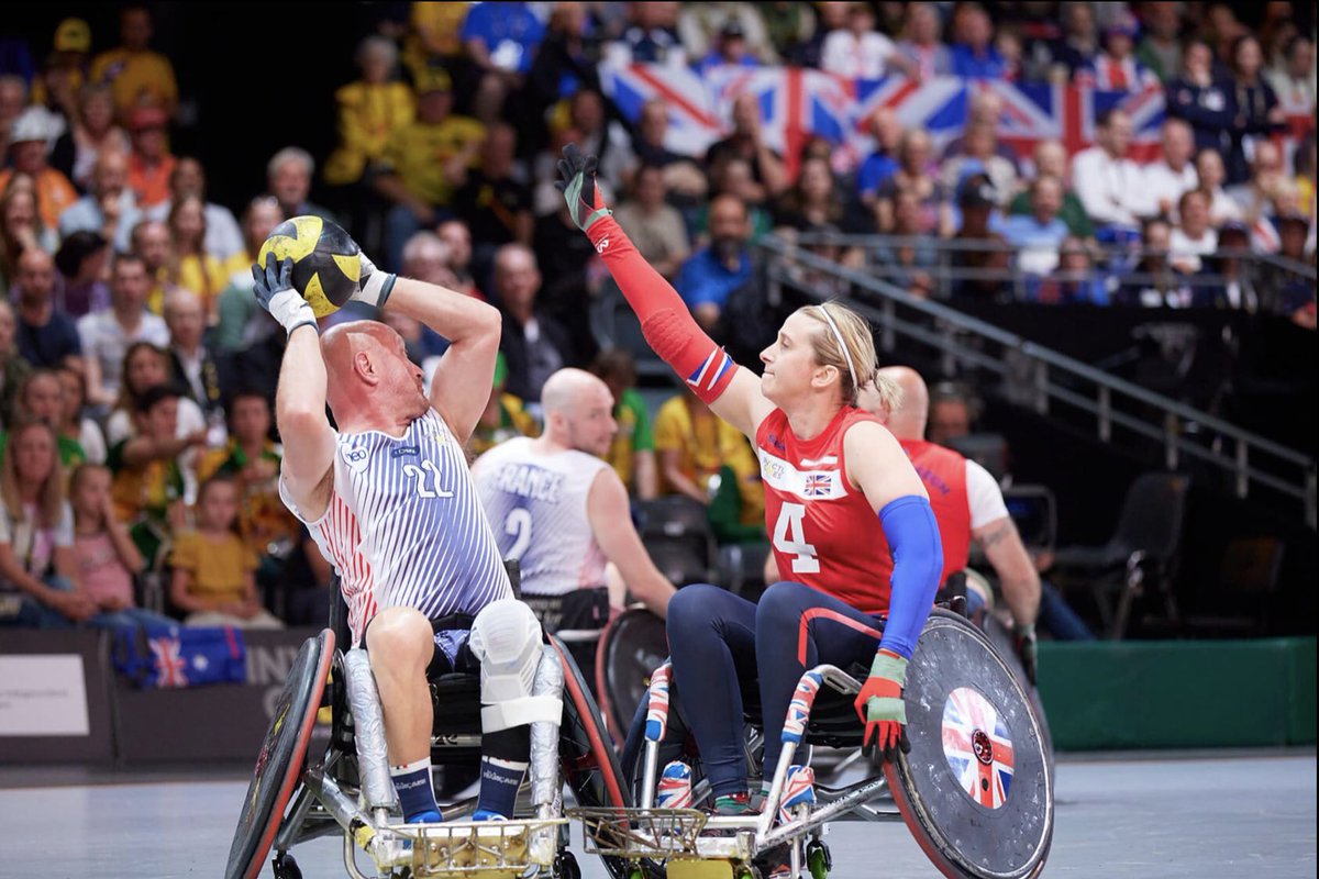 kellyle0nard's tweet photo. UK were beaten by USA in the wheelchair rugby final of the Invictus Games. The game was exciting and hard fought and the winner was the spirit in which it was played. An honour to play for my country. On to basketball today 💪#silversuitsmebetter @RWT_NHS @HelpforHeroes @BBCOne https://t.co/mWgOV6CGv5