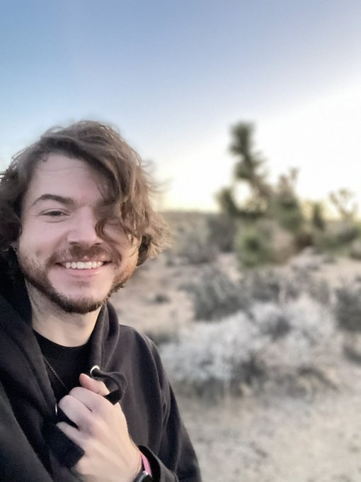 it was so windy the draw strings kept whipping me in the face https://t.co/NXVm5WuTBZ<a href="/tag/nsfw"class="tags"><span>#nsfw</span></a><a href="/tag/goodsaturday"class="tags"><span>#goodsaturday</span></a>