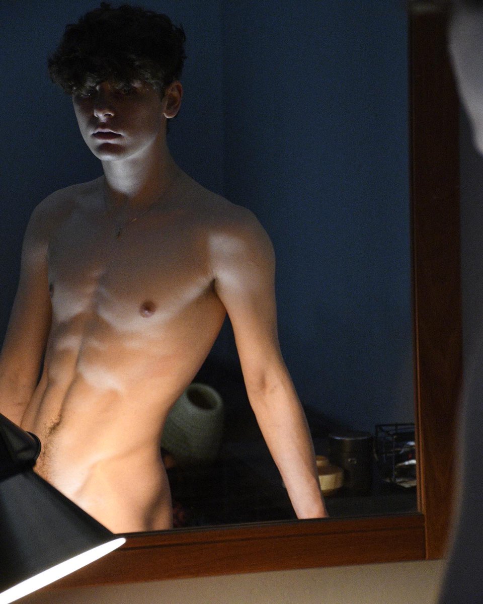 EthanTatexxx's tweet photo. Feeling submissive and breedable 🥵 https://t.co/053FXUrhQj