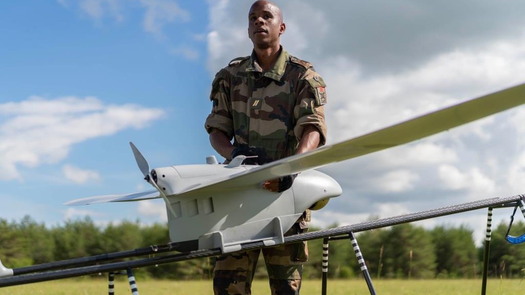 ThalesMEA's tweet image. The #SpyRanger 330 as part of the #SMDR programme acquired its type certification by the #French #defence procurement agency&apos;s airworthiness authority. The #certification affirms the system&apos;s superior performance in combat situations 👉 thls.co/Plkb50IOj6N @ThalesDefence