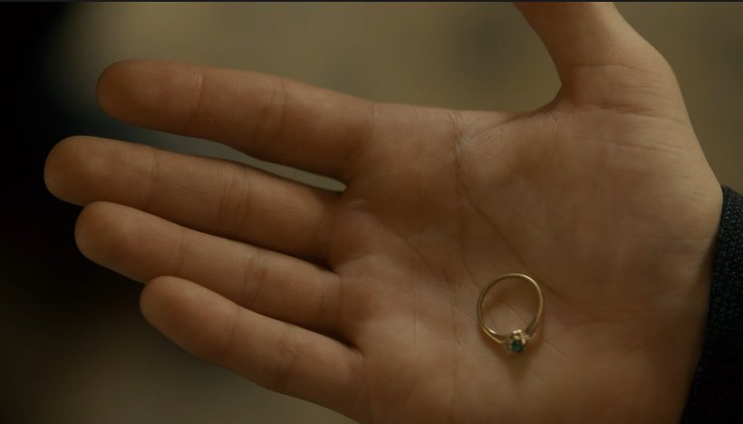 justagalintx's tweet photo. Sometimes Gilbert feels he should find another ring to propose to Anne. 
After all, he was planning to propopose to another woman with it. 
But then he thinks: despite his intentions, that ring always belonged to Anne. 
And now it would be hers.

#renewannewithane https://t.co/3D62kKhgOB