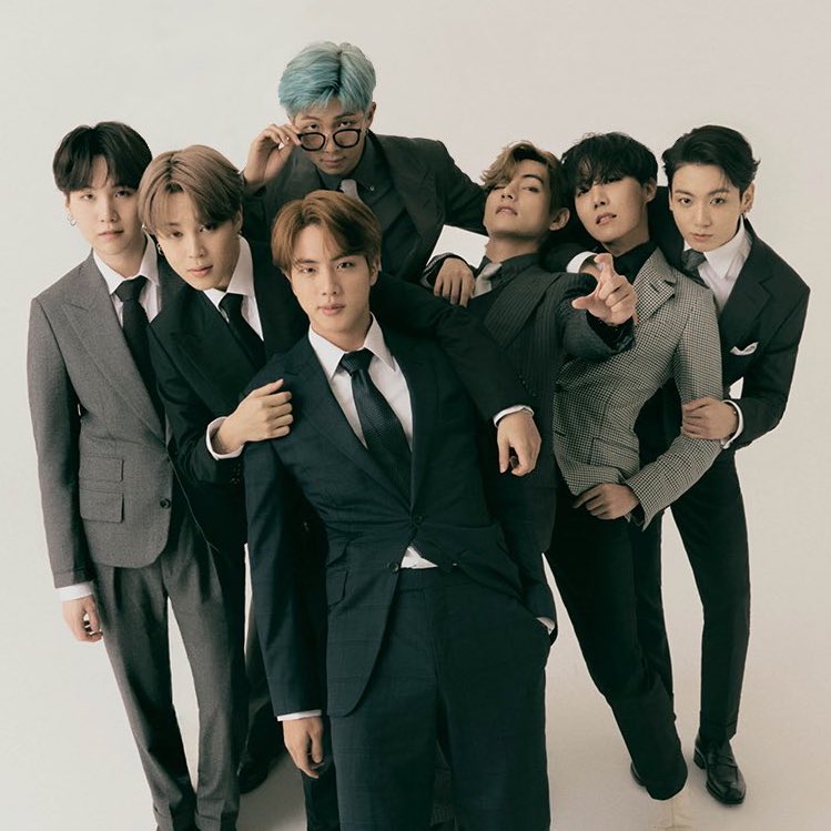 PopBase's tweet photo. South Korea’s President, Moon Jae-In, reveals during his lunch in Blue House that foreign leaders highly value K-Pop such as BTS and BLACKPINK. https://t.co/sr1c1lcLlX