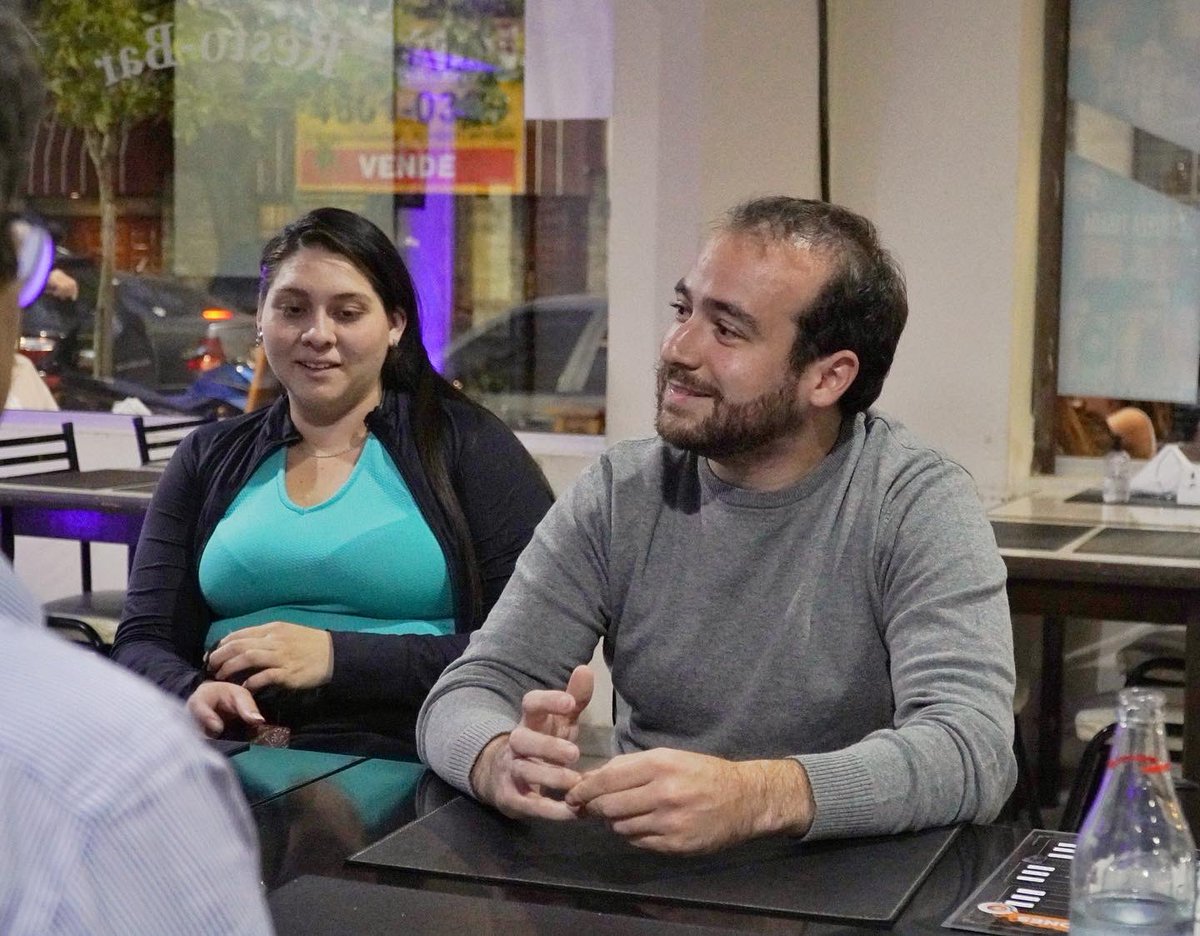 TomasMestre94's tweet photo. Gran encuentro en 📍Lugano con jóvenes ex participantes de #BAMultiplica donde hablamos sobre las dificultades que existen a la hora de conseguir un primer laburo, especialmente siendo mujeres.
Desde la Ciudad seguimos trabajando por una sociedad cada vez más inclusiva 💪🏼. https://t.co/Ln5zcvF1Wr