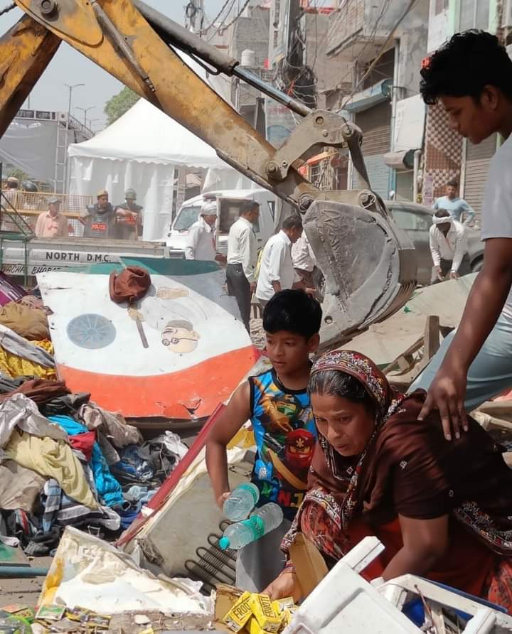 pakkasunni's tweet photo. इन बे कुसुरों ने तुम्हारा कया बीगाड़ा था???

@PMOIndia @AmitShah @HMOIndia @CgstDelSouth @epfodelhiwest @ArvindKejriwal @AAPDelhi @DelhiPolice @CPDelhi @bjpdelhipardesh @congressdelhi 
@UN @WHO @UNHumanRights @UNHumanRights @UN_Women @OIC_OCI @OICatUN @AlNassrFC_EN https://t.co/eb3Gudz5Fd
