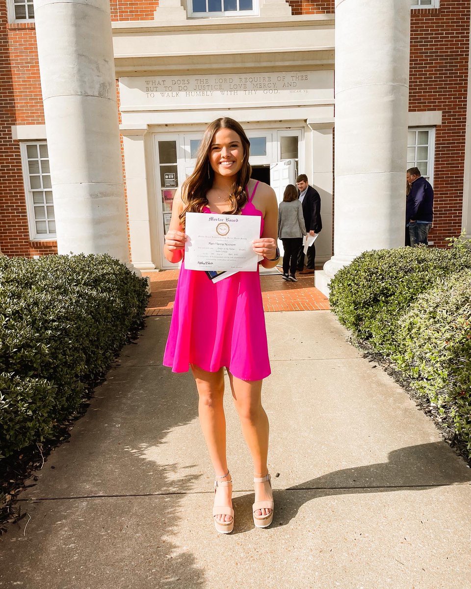 mnews32's tweet photo. mortar board initiation 💖 https://t.co/SO9Oz4NQBK