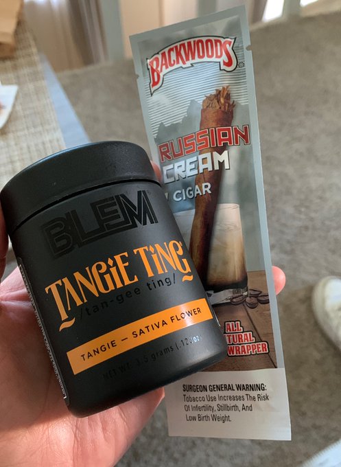 can we start a thread of what y&rsquo;all smoking on today? i&rsquo;ll go first :) #420community https://t.co/Rp<a href="/tag/420community"class="tags"><span>#420community</span></a>