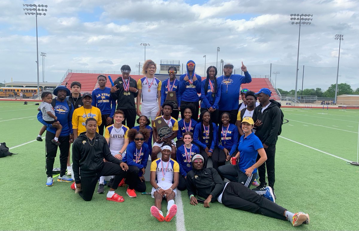 JermaineCarpent's tweet photo. Boys and Girls area champions! Thank God for always leading the way! #LVSpeed #EveryBodyEatsB https://t.co/UpazDDy8eY