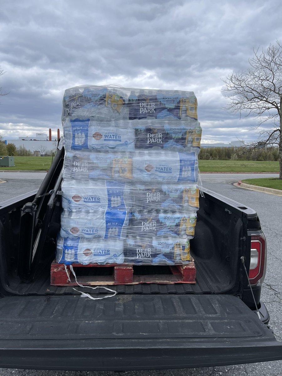 Coach_Steven's tweet photo. I would like to thank the BJ’s Whole Sale Club in Columbia, MD and their General Manager James White for donating a pallet of cased water to the Watkins Mill HS Track Team. …The Wolverines are deeply appreciative!!!
Thanks Again. https://t.co/GaT148IXaO