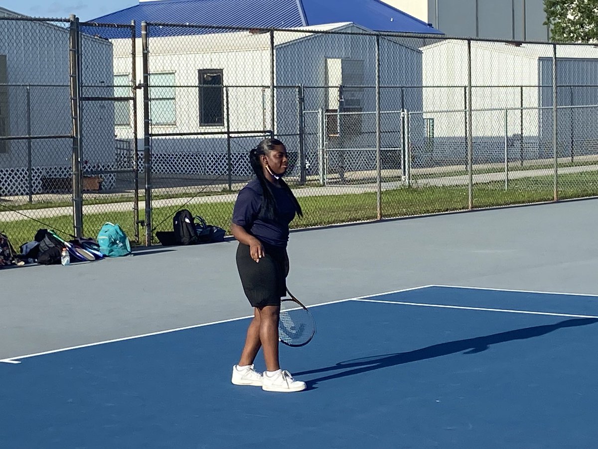 VarsityLakesMS's tweet photo. What a beautiful night for our Girls tennis match. #GoVarsity #Golightning https://t.co/ososgjZxNT
