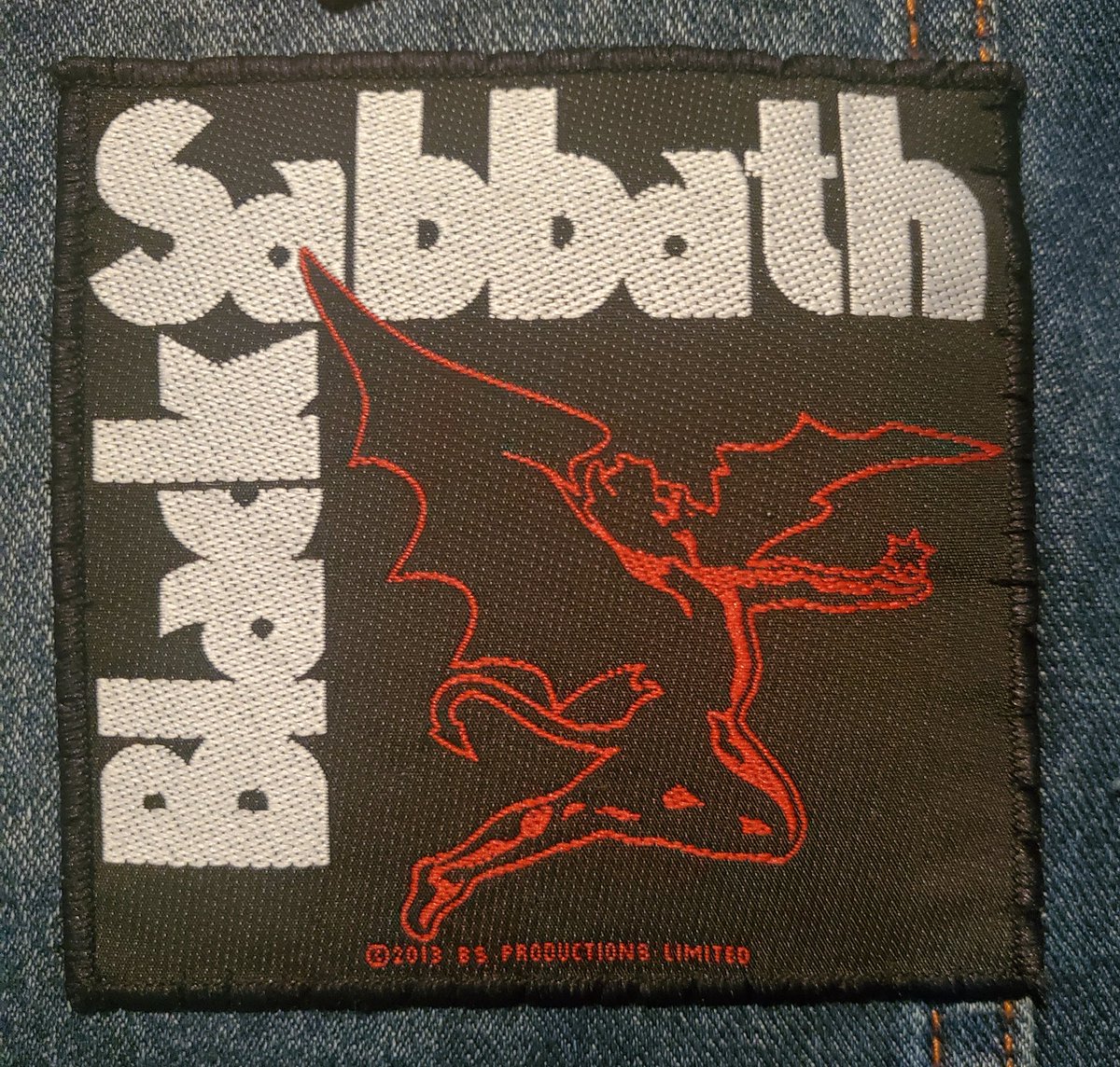 Dragula319's tweet photo. #VestPatch #15
#BlackSabbath
#HeavyMetal
#battlejacket
What is this that stands before me? https://t.co/l7F1NCPkvG