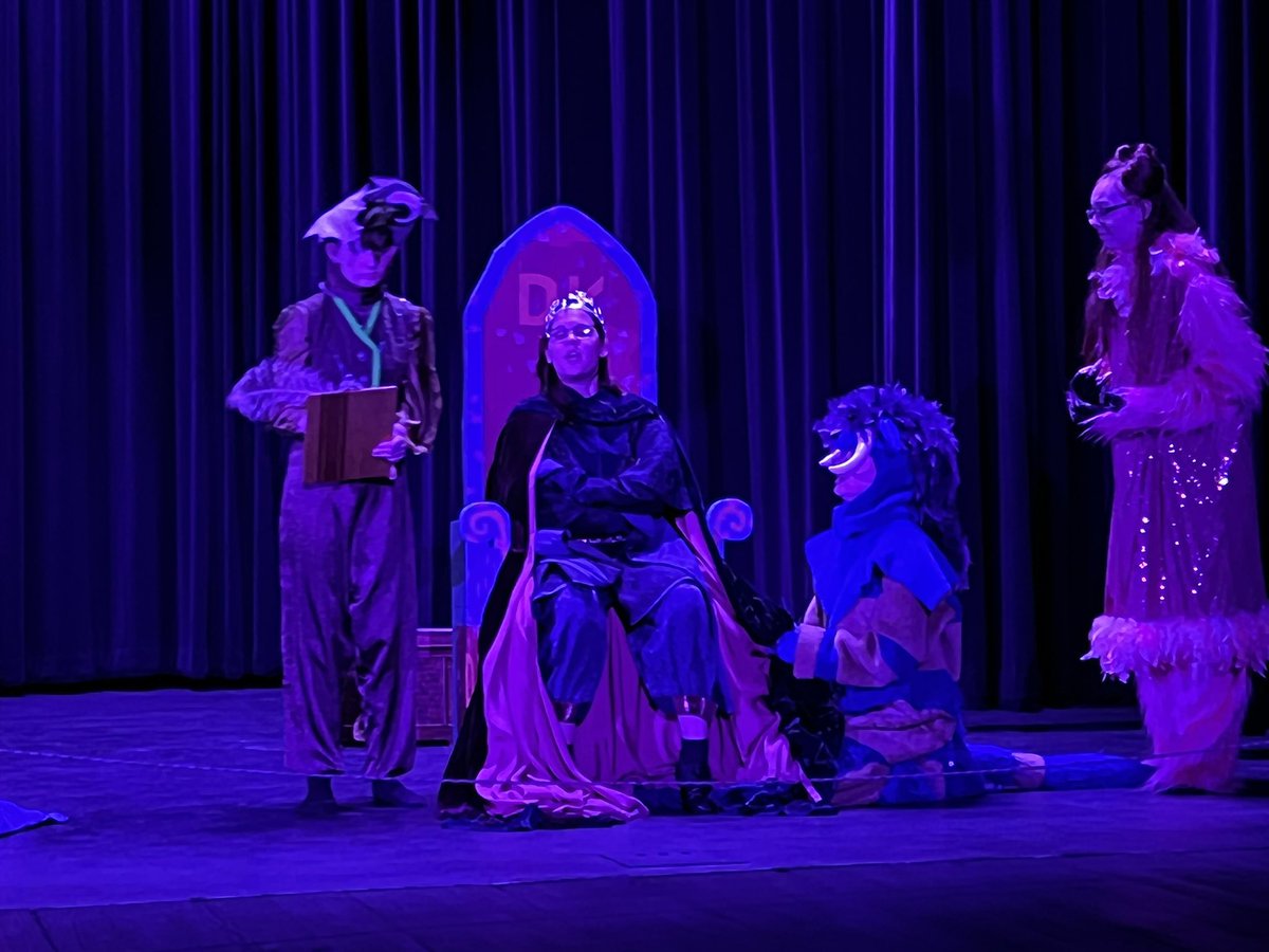 MCHSPerforming's tweet photo. Children’s Theater performances begin next week!!!!!! @MchsChldrnThtr @MCHSDistrict111 https://t.co/0ChJVp9jqI