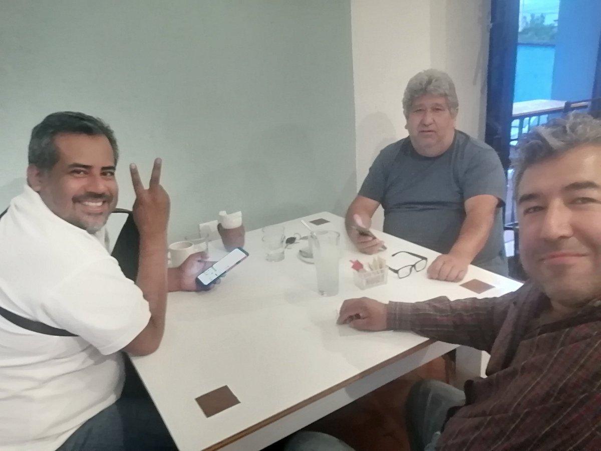 SEC_UGOCP's tweet photo. Agradable reunión de nuestros amigos y líderes de diferentes organizaciones #UGOCP Enrique Rojas Gonzalez #SNSE Enrique García González #MOVIMIENTOMEXICOREPUBLICANO Jorge Jiménez Jiménez https://t.co/Aw0XX4wnll