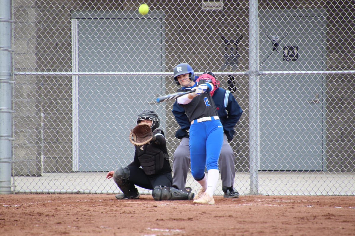 LincolnSball's tweet photo. Congratulations to senior SS, McKenna Johnson, on making history with the first home run on our new field. It was about 30 feet over the left field fence and bounced a foot shy of the LAB #SplitterStrong 💪🏼⚪️🔵 https://t.co/qu1h7WN7zx