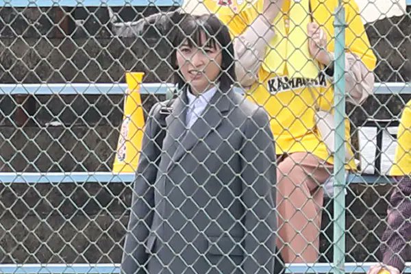jdramaupdates's tweet photo. Josei Jisin flagra #WatanabeAnne (36) durante as gravações de seu novo dorama "Kyoso no Bannin" para Fuji TV.  Segundo o tablóide as filmagens começaram em janeiro e devem acabar em maio. O dorama vai ao ar em Julho estrelando #SakaguchiKentaro 

https://t.co/lPjCJY7R9s https://t.co/EDK0BYISkf