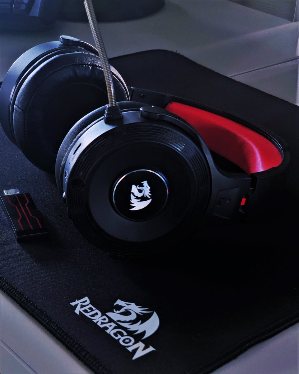 RedragonLA's tweet photo. Qué hace a los nuevos 🎧 Redragon PELOPS H818 tu próximo upgrade? 👇
✔️La libertad del wireless.
✔️El sonido inmersivo del 7.1 virtual.
✔️La compatibilidad multiplataforma.
Y, por supuesto, el estilo de Redragon que trae la nueva familia wireless a tu setup!📡
#Redborn https://t.co/NGjzMvPlEu