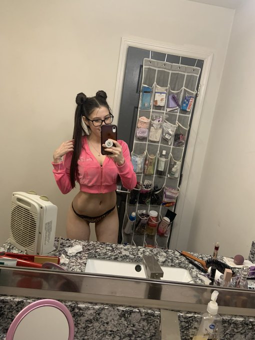 Should I start posting on OF again? https://t.co/eZfAtRblg9<a href="/tag/lesboz"class="tags"><span>#lesboz</span></a>