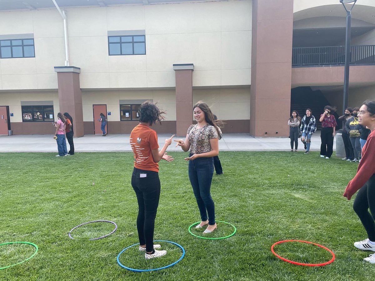 orangevistayrbk's tweet photo. What a fun team building day! Can’t wait to see these new members of the View Yearbook Staff out there taking photos and covering events for the remainder of the year! Today was great to bond with our current and new staff members! #WEAREOV #buyyouryearbook #seeyouatprom https://t.co/MZOXbfeV1Z