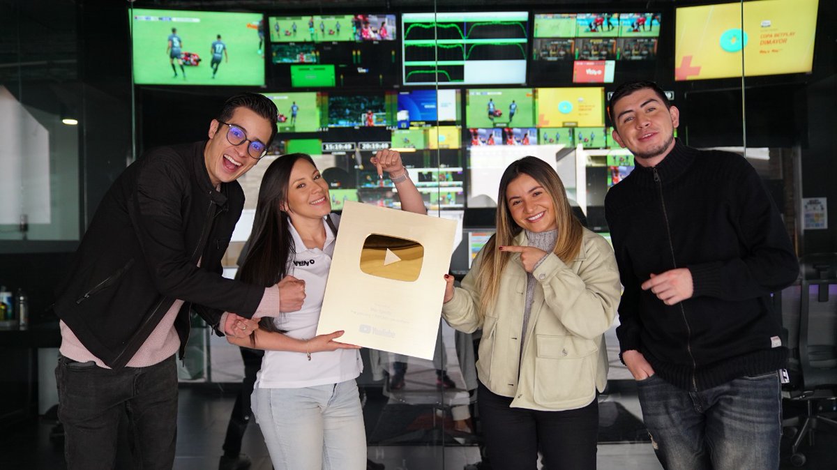 JhobirsonM's tweet photo. Llegamos al 1,000,000 de suscriptores. 🎉🎊⚽ https://t.co/Ha950Adyk5