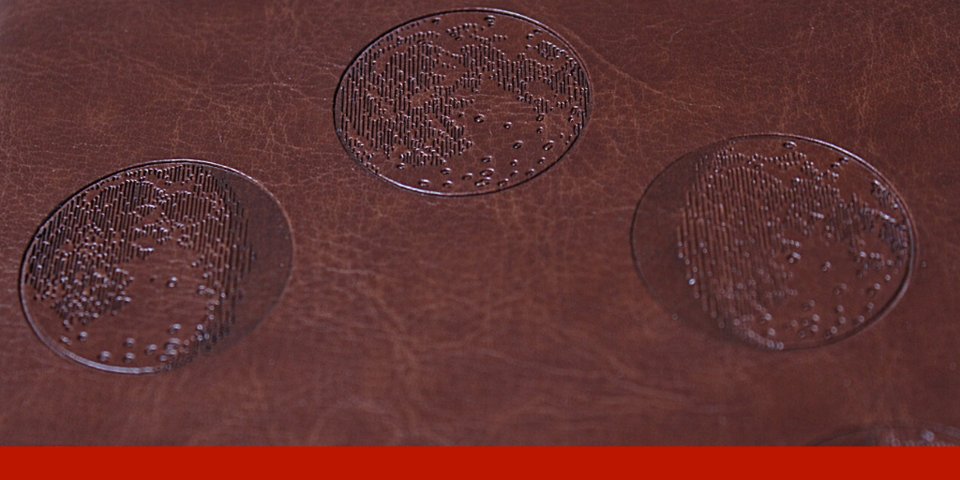 SohoSpark's tweet image. SohoSpark journals are practical! They let you write without all the tedious ties to unwind or trinkets that could fall in your coffee. Just open and write! We think you will enjoy the process more by using a thoughtfully designed journal. #journaldesign #customerappreciation