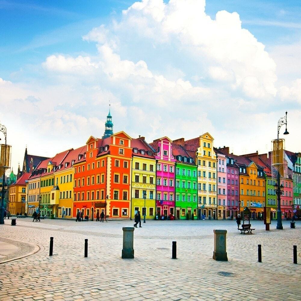 El centro más colorido de #Europa está en #Polonia

#Wroclaw #Ciudades #Arquitectura #Eurotrip #Cityscape #Poland #VivirViajando #Vacaciones #TourDesing