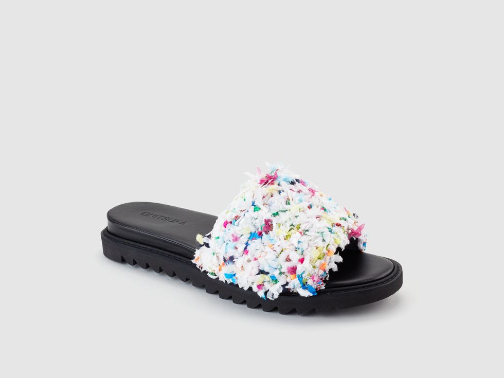「ジ・オニツカ」のシューズで春のおしゃれを満喫！ bit.ly/3NEIH4t #ellepr
