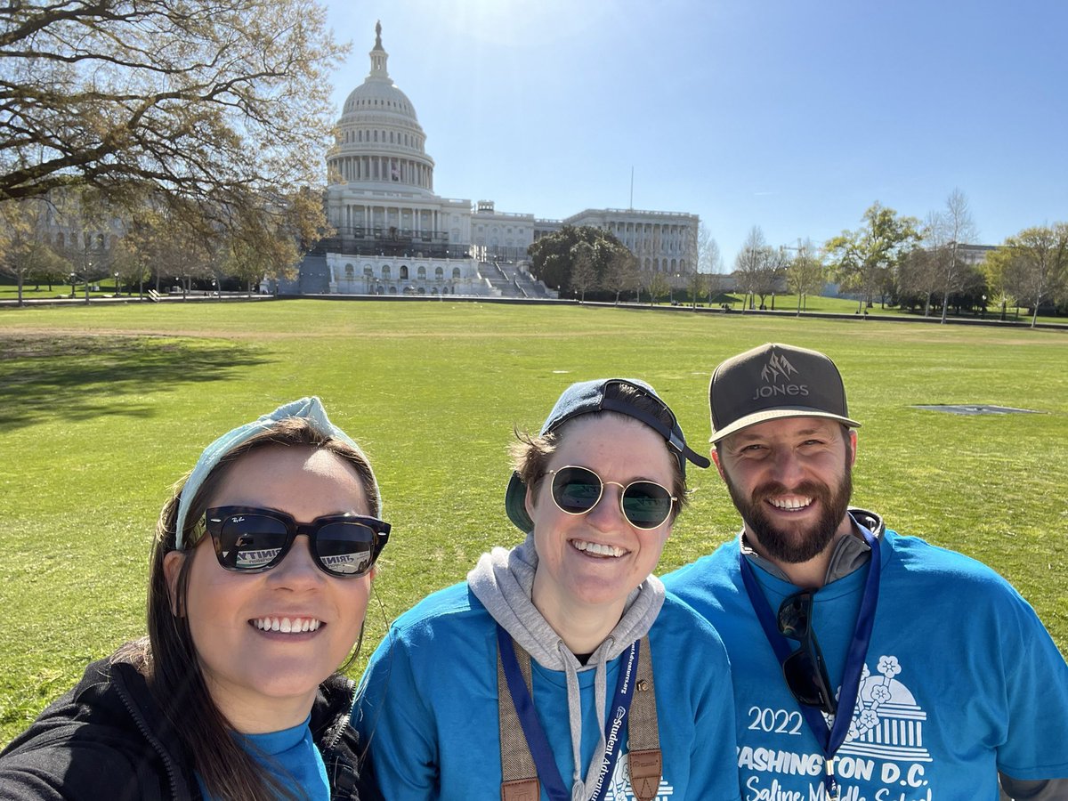 MrsSicheneder's tweet photo. Bus 6! #washingtonDC #saslearn https://t.co/pjaKbRcJ3l