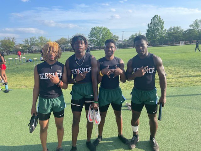4x1 Boys ADVANCING TO REGIONALS 🙌🏻 #ramspeed <a href="/berknerathletic/">Berkner Athletics</a>