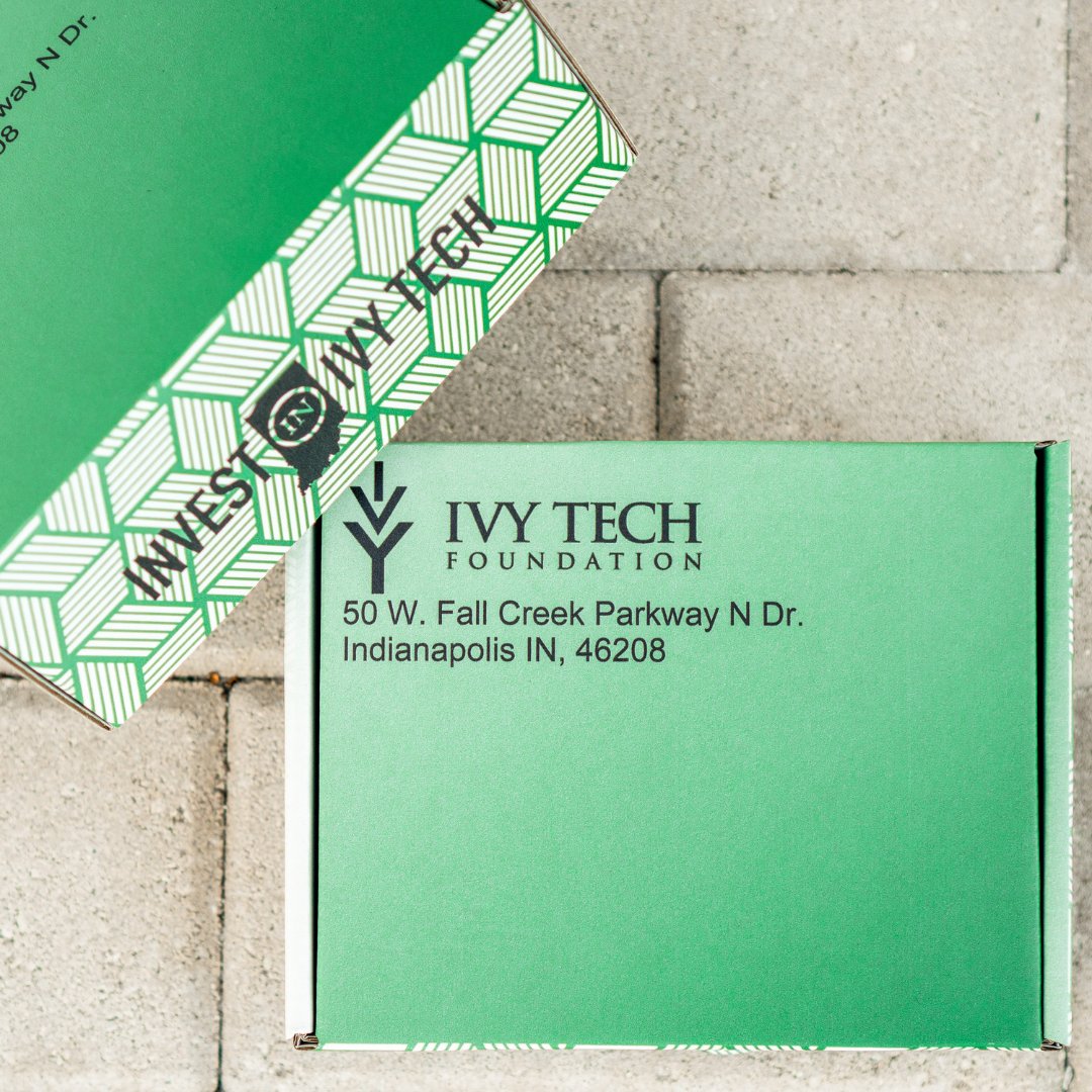 Spring gifting season is upon us and there are many opportunities to market to your customer! Teacher’s Day is May 3rd so make sure your boxes have some class. 😉📦 #custombox #brandedbox #packagingideas