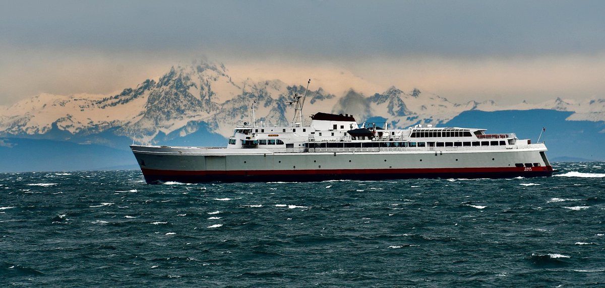 ClineNorthwest's tweet photo. The mountain was out on a blustery Wednesday afternoon. #cohoferry #straitofjuandefuca #portangeles #mtbaker https://t.co/y5M5MiZuYb