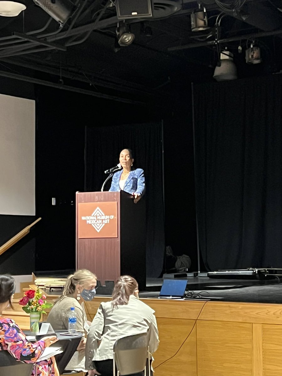 PODERWorks's tweet photo. Thank you Nuestro Futuro & @ChiTrust for the amazing video highlight of our community impact.
None of our work would be possible w/o your support & investment on empowering the lives of the Latino community through our #IntegratedEnglish & #jobtraining programming. https://t.co/ULwzLGB2Kq