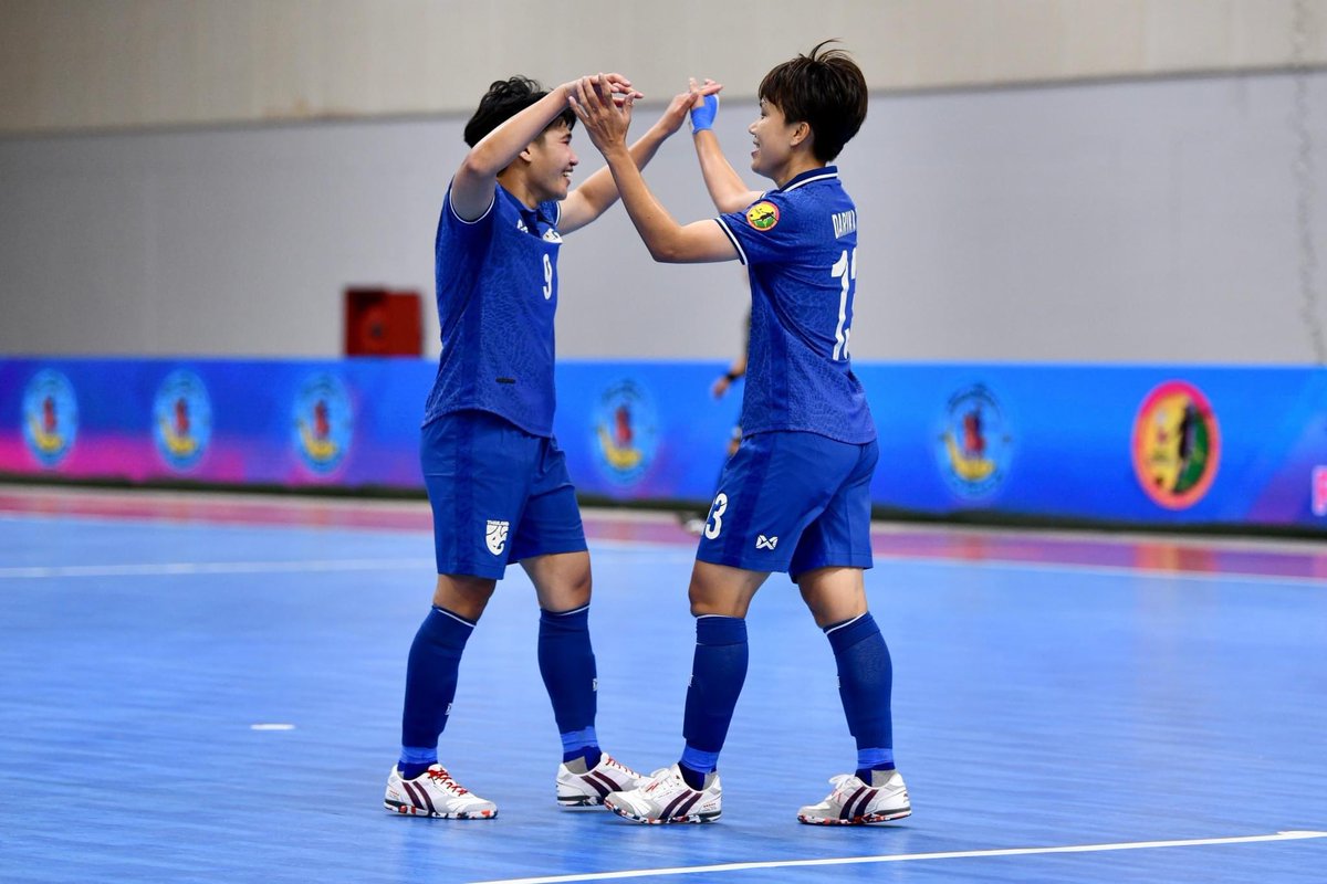 Changsuek_TH's tweet photo. #FutsalUpdate ฟุตซอลหญิงไทย ถล่ม เมียนมา 7-0 ประเดิมศึก NSDF
อ่านเพิ่มเติม : https://t.co/6o8vjDv2Nk
#ช้างศึก #บอลไทย #ฟุตซอล #ฟุตซอลไทย #Thailand #FutsalThailand #ฟุตซอลทีมชาติไทย #Seagames #ซีเกมส์ #ฟุตซอลหญิง https://t.co/aZZx4eWoLI