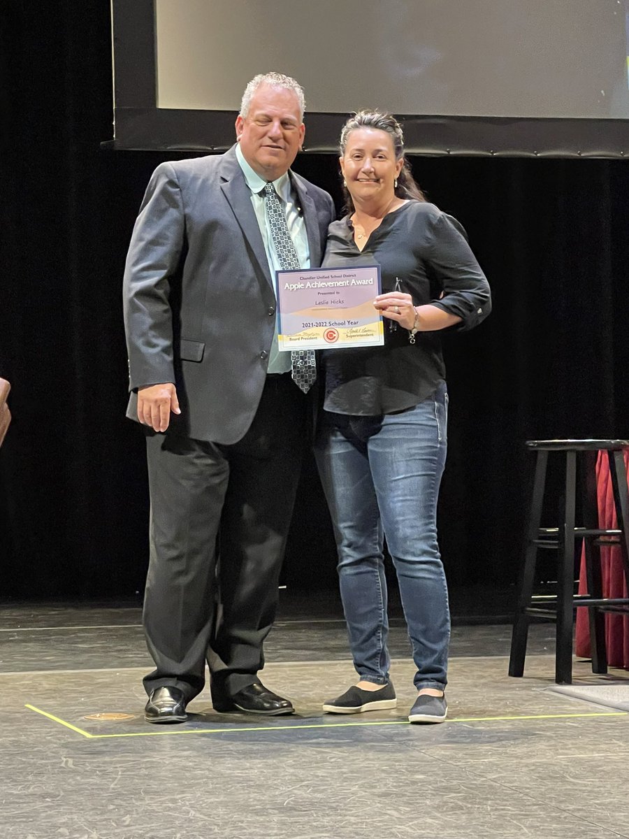 jedgarIRC's tweet image. That’s our @ChandlerUnified @CUSDIRC coach, Leslie Hicks Cordova!  Congratulations to our AAA award winner.