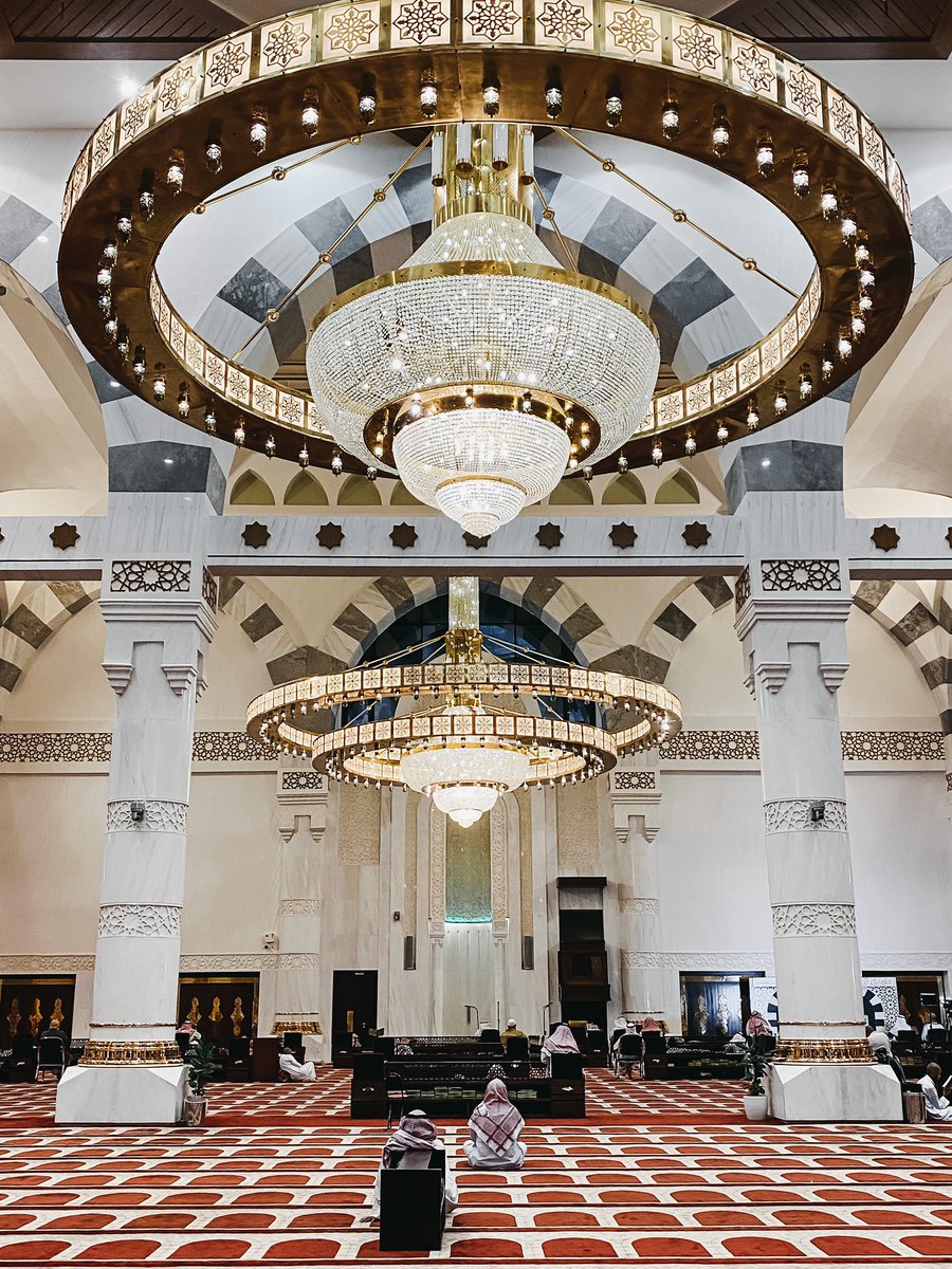 albara200's tweet photo. ابتدأ صباح العشر الأواخر وهي التي اقسم بها الرحمن "والفجر وليالٍ عشر" وفيها ليله خيرٌ من ألف شهر وفيها أنزل القرآن، اللهم بلغنا ليلة القدر 🤍 https://t.co/NLGWxxHvhd