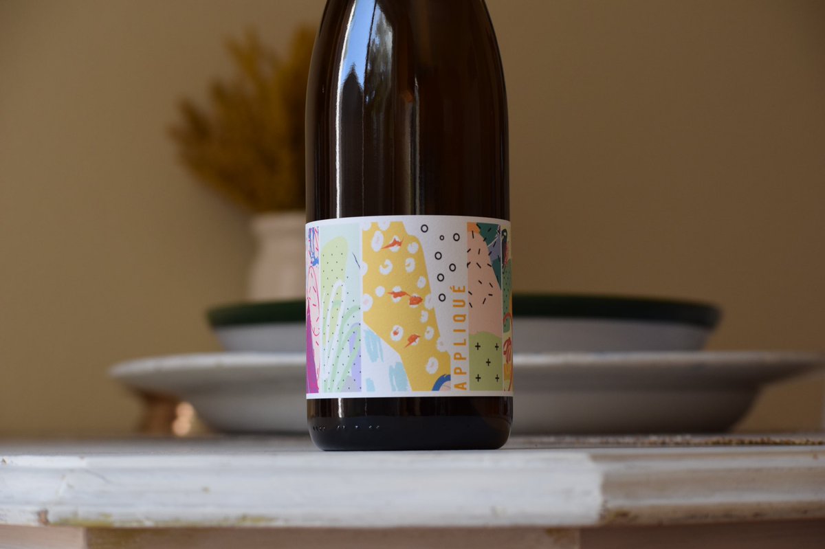 🥂  Appliqué Chardonnay 🥂
Hailing from two outstanding Sonoma Coast sites, one of which Kistler made world-famous—this Chardonnay wine is a stunner for the price! Pear, tart apples, vanilla & some toasted nut. @wineaccess #Chardonnay #SipOn 🥂